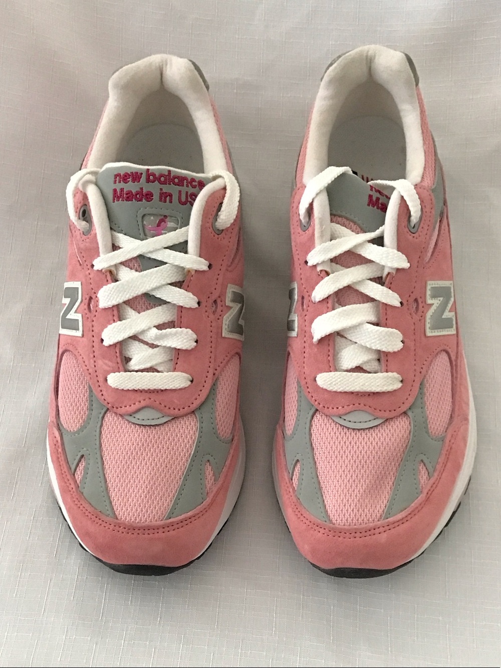 New Balance / Susan G. Kormen / Rare 993 Special Edition ~ Breast Cancer